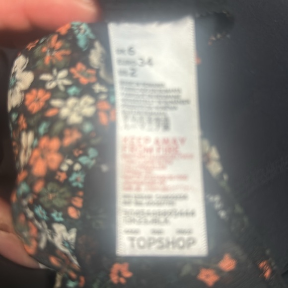 213- TOPSHOP flower off shoulder blouse - Picture 5 of 5